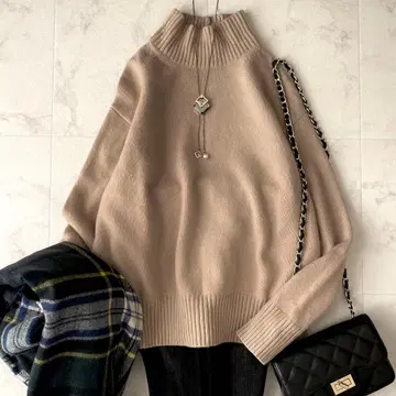 새상품급 유나이티드 애로우즈 부드러운 캐시미어 하이넥 니트 루즈핏