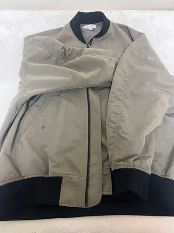 베이지 집업 점퍼