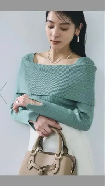 Vis. 오프숄더 모찌모찌 리브 니트