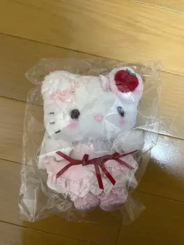 딸기 휘핑 케이크 키티 마스코트 백참