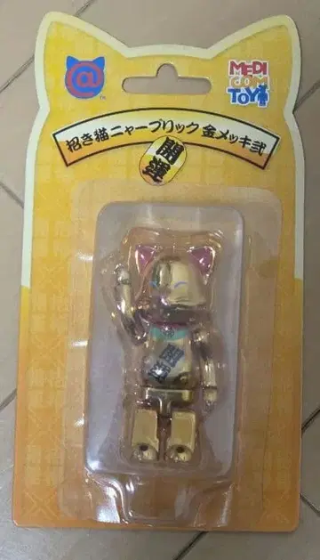 BE@RBRICK 베어브릭 마네키네코 금 도금  100%