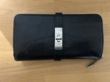 M.U.L. 크로커다일 라운드 롱 지갑