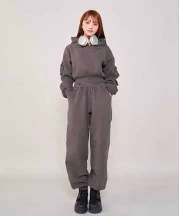 택 포함 새상품 다리치 D베어 스터드 맨투맨 셋업 차콜 그레이