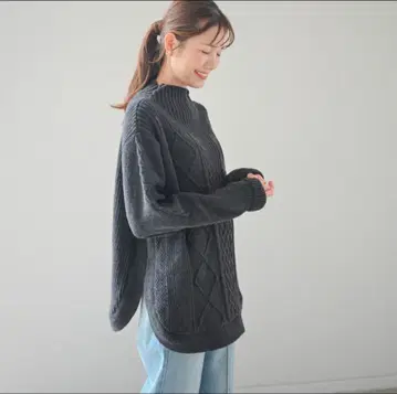 다크 그레이 오버 사이즈 케이블 니트