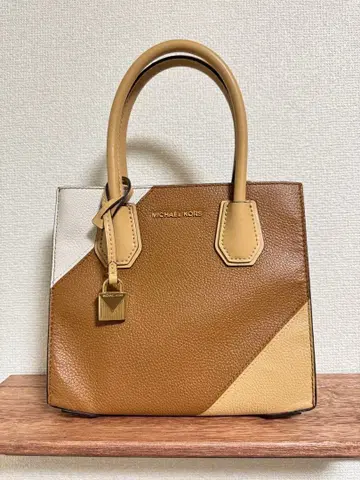 MICHAEL KORS 아코디언 핸드백