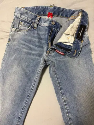 DSQUARED2 라이트 블루 데님