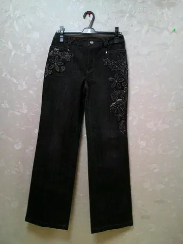 발렌자 스포츠 큐빅 자수 사용 멋스러운 청바지