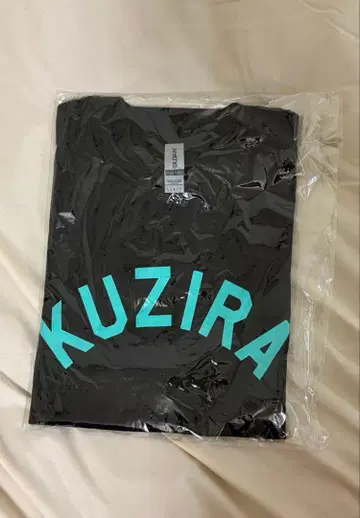 KUZIRA 로고 T셔츠 블랙