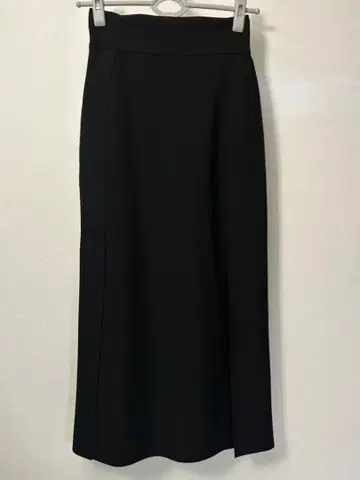 블랙 롱 스커트 타이트 실루엣