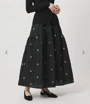 택 포함 미사용품 완판템 38 스퀘어 플라워 자카드 스커트