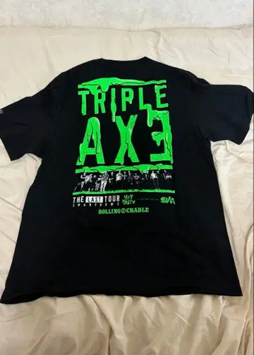 TRIPLE AXE 블랙 T셔츠