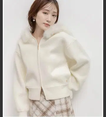RANDA 2WAY 인조 모피 니트 후드티 크림 FREE 사이즈