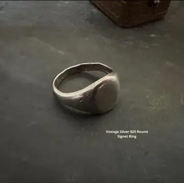 Vintage Silver 925 Round Signet Ring