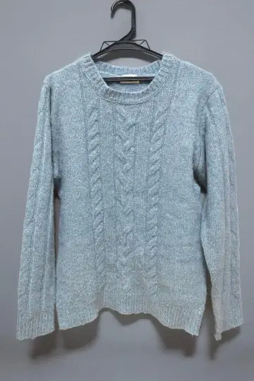 JUNRED 라이트 블루 니트 스웨터