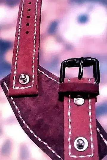 성인용 핑크 가죽 벨트 실버 스티치/비트 장식 크롬 실버 버클