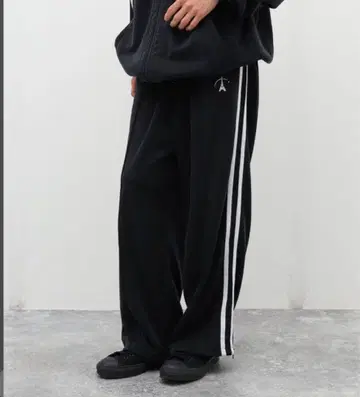 더블렛 23AW 트랙 팬츠