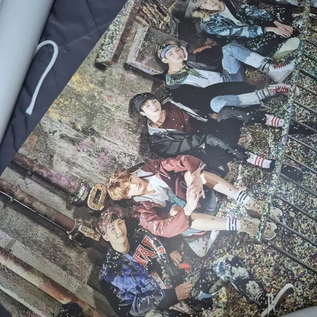 방탄 you never walk alone 포스터