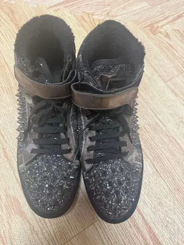 파네토네 하이컷 스니커즈 블랙