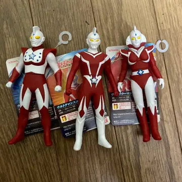 울트라맨 스캇, 척, 울트라맨 베스 소프트 비닐 택 포함