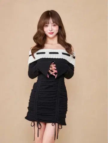 오프숄더 스티치 니트 미니 원피스