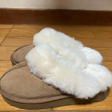 [ 거의 새상품 ] 커클랜드 무스탕 사보 슬리퍼 25cm