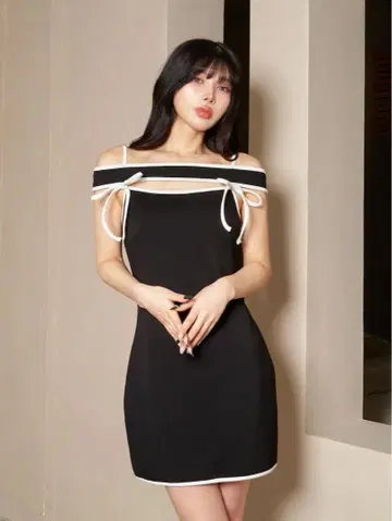 파이핑 오프숄더 미니 원피스