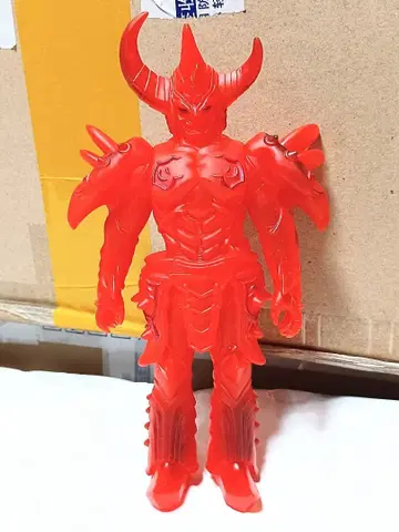 SP 한정판 울트라 괴수 시리즈 아머드 다크니스 18cm 울트라맨