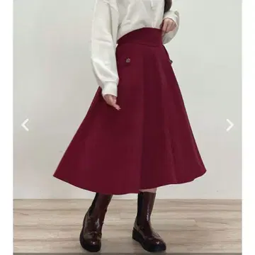 Fi.n.t 실링 스탬프 버튼 플랩 포켓 플레어 스커트