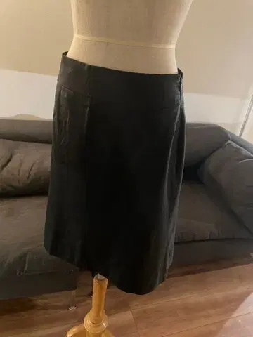 YOKO D'OR 블랙 미디 스커트