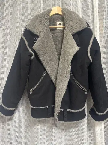 한국 스타일 / 무스탕 스타일 자켓 / 블랙 & 그레이