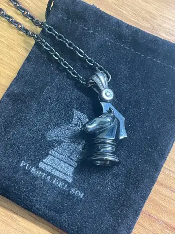 푸에르타 델 솔 나이트 모티브 블랙 SV 목걸이