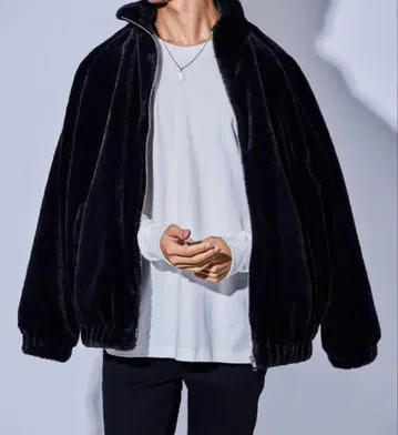 한정판 프리크 스토어 인조 모피 스탠드 카라 자켓 / 집업