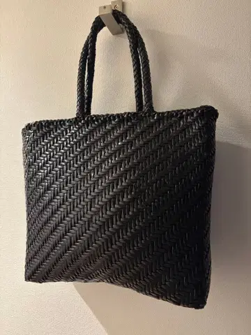 새상품 가죽 메쉬 백 뜨개질 바스켓백 ren muzica vita