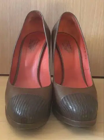 펌프스 10cm 38.5(EU). 25.5-26cm