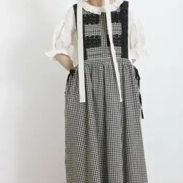 사만사 모스모스 레이스 부착 에이프런 원피스 (체크)