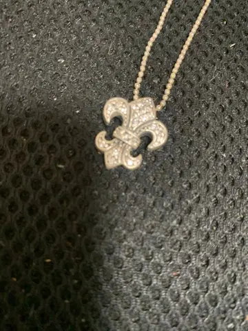 플뢰르 드 리스 모티브 목걸이