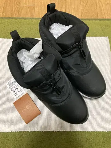 블랙 하이컷 부츠 지퍼 포함