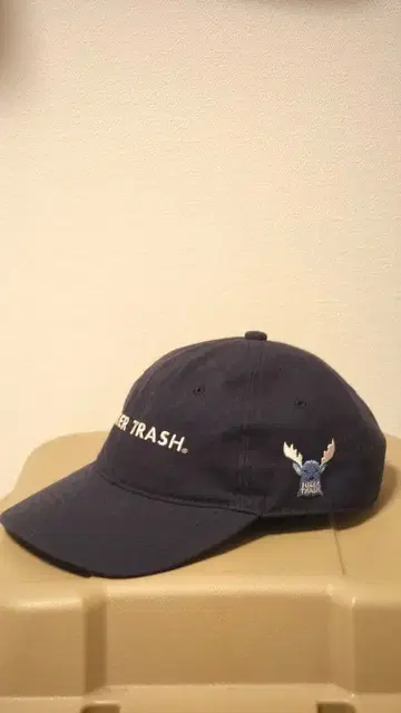 HIKER TRASH 모자
