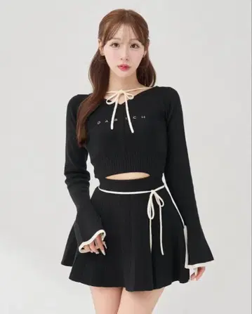 다리치 허리 오픈 리본 디자인 니트 미니 원피스