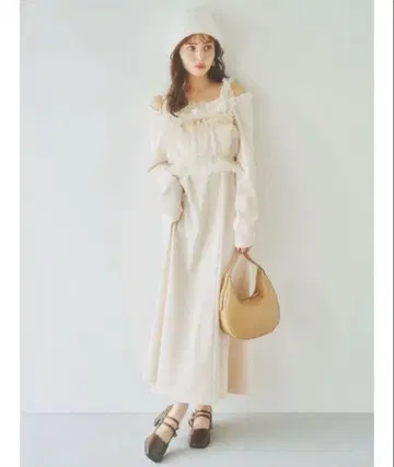 dazzlin 튤 개더 뷔스티에 컷 원피스 S 사이즈