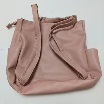 핑크색 백팩 지퍼 포함