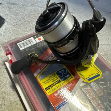 AUS-ALD 스피닝 릴 낚시 바늘 세트 포함