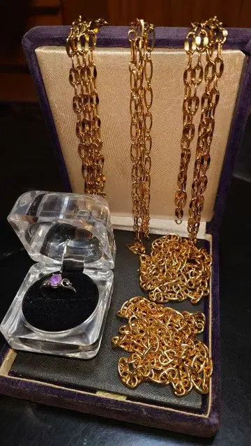 유품 정리 액세서리 묶음 판매 미니멀리스트