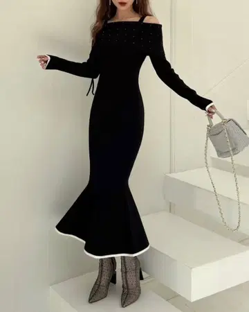 [ 미사용 새상품 ] 드로스트 개더 키라키라 니트 머메이드 원피스