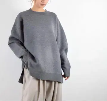 미즈이로 인드 크루넥 와이드 니트 그레이