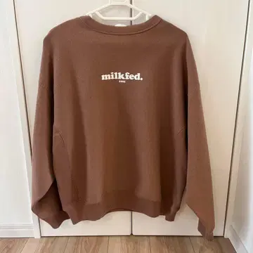 milkfed. 맨투맨 브라운