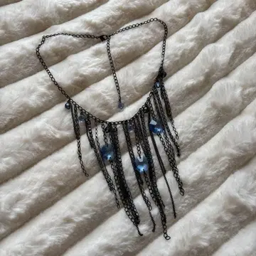 블랙 프린지 초커 파란색 비즈 포함