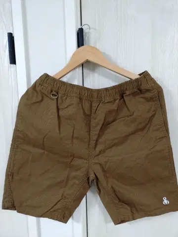 SOPH. 브라운 숏팬츠