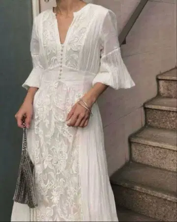 AMERI MEDI EMBROIDERY TULLE LACE DRESS