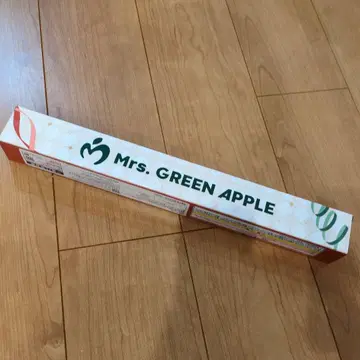 Mrs. GREEN APPLE 캔버스 태피스트리